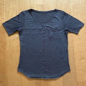 Lululemon Crew Neck. Training Tee. Size 6.